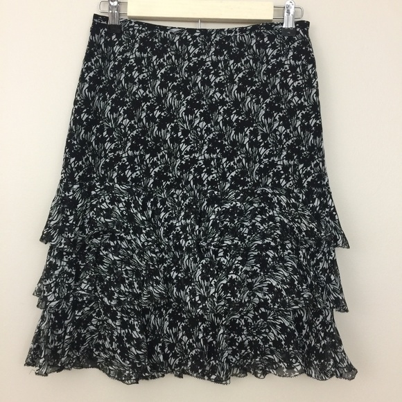 Ann Taylor Dresses & Skirts - 🔥3 for 20🔥 Ann Taylor skirt Waist 26"